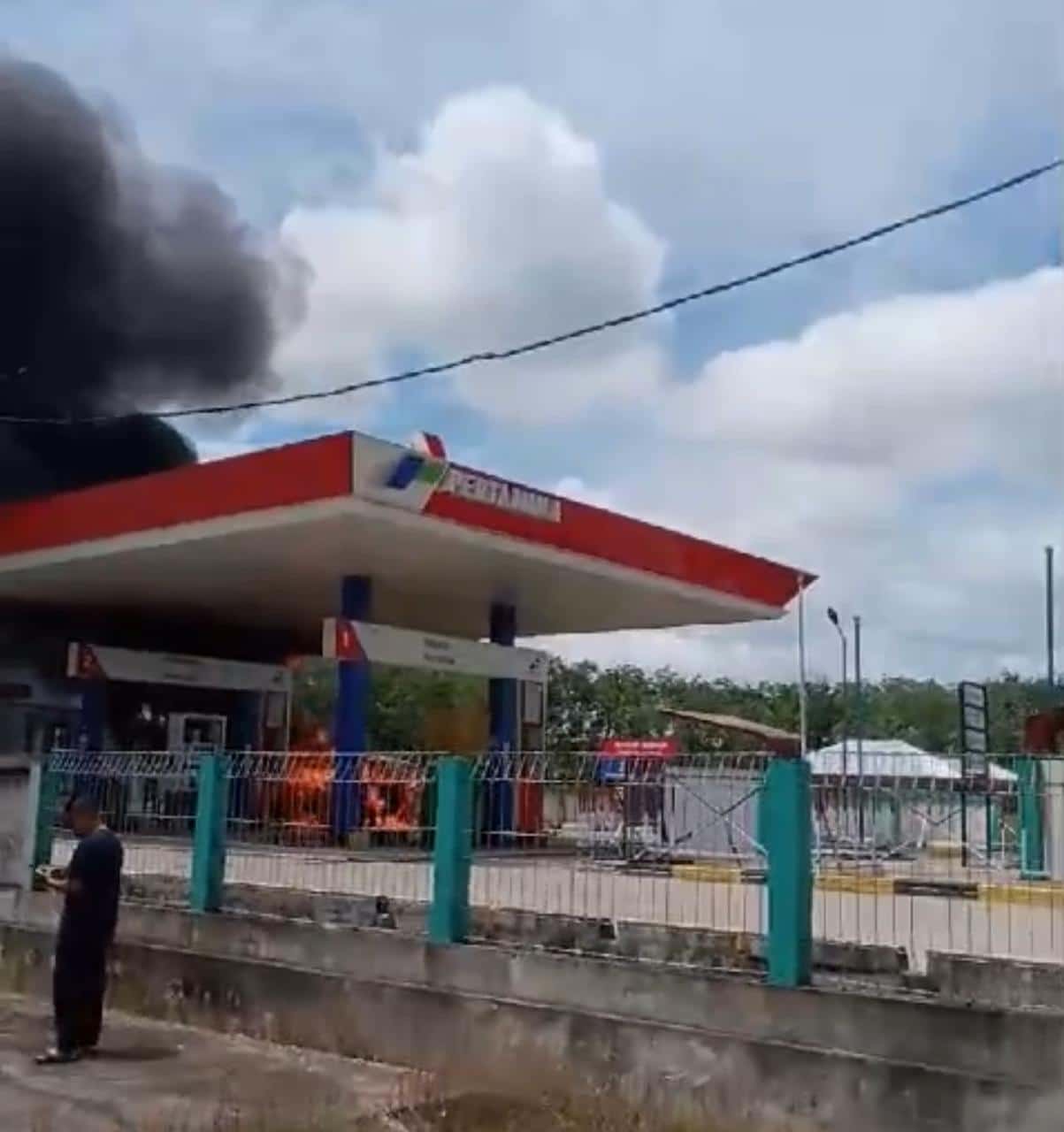 Sat Reskrim Polres Sambas Police Line SPBU 66.793.03 Galing