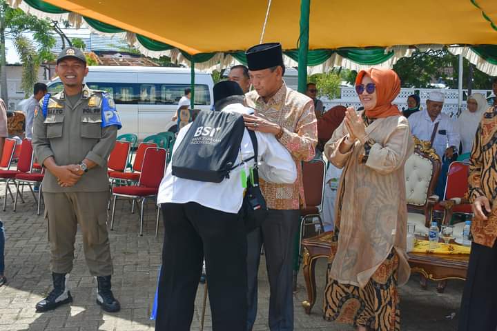 Wakil Bupati Farhan Sambut Kedatangan Jemaah Haji Kabupaten Ketapang