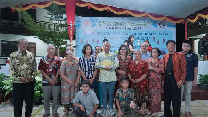 Bupati Ketapang Hadiri Ulang Tahun Tahbisan Imamat Mgr Pius Riana Prapdi dan Pemberkatan Gedung PCC Ketapang