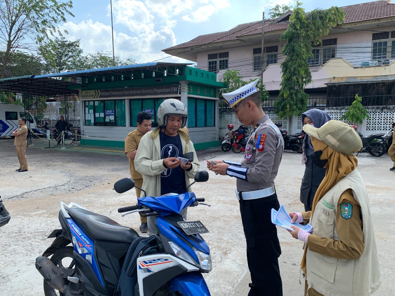 Operasi Patuh Kapuas Periksa Kelengkapan Pengendara