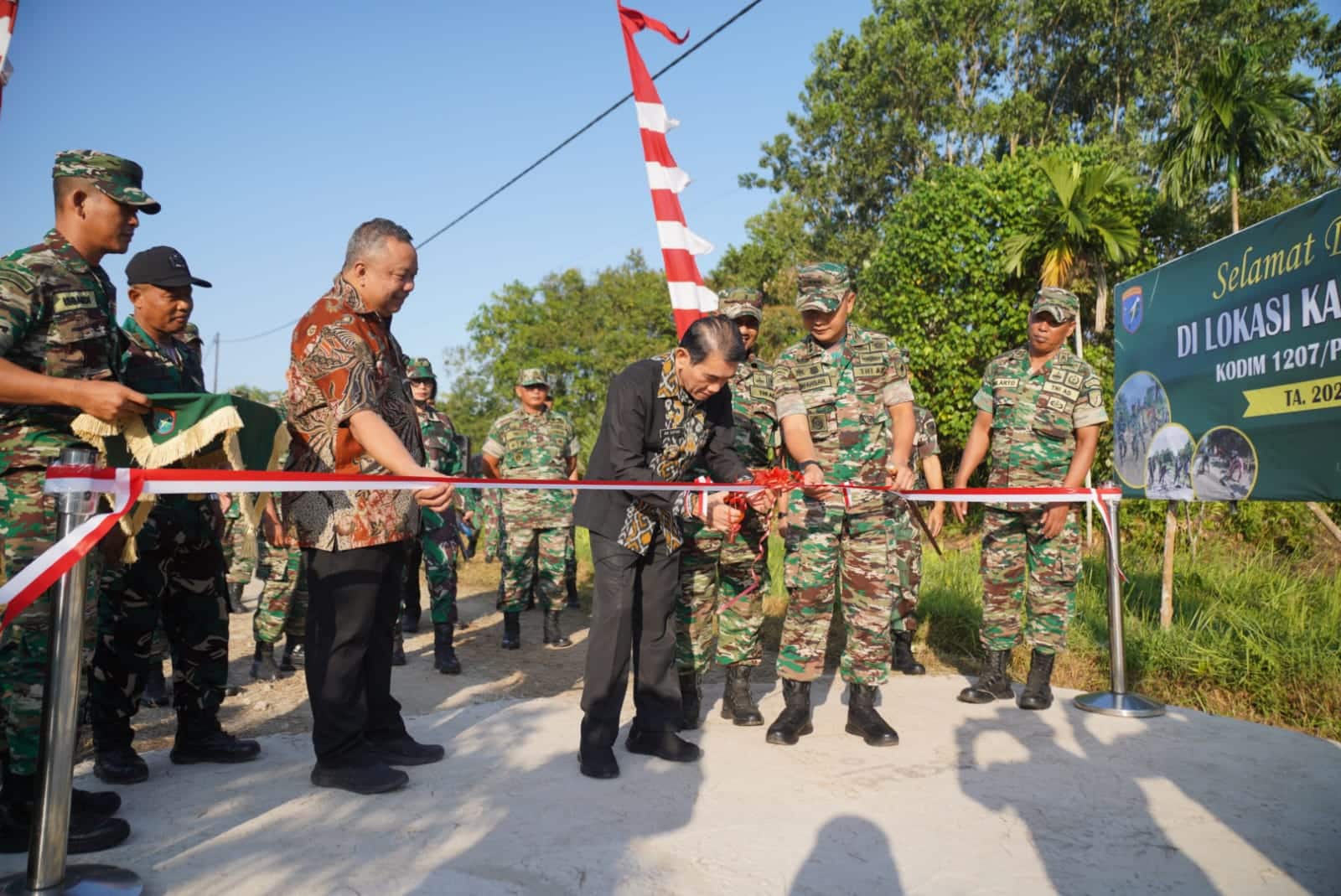 Pj Wako Apresiasi Pembangunan Jalan Flora Lewat Karya Bakti TNI dan Masyarakat