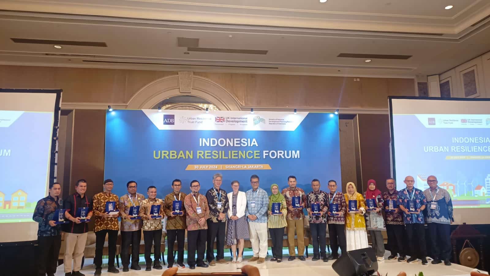 Pontianak Raih Penghargaan Ketahanan dan Keberlanjutan Lingkungan Perkotaan dari IURF