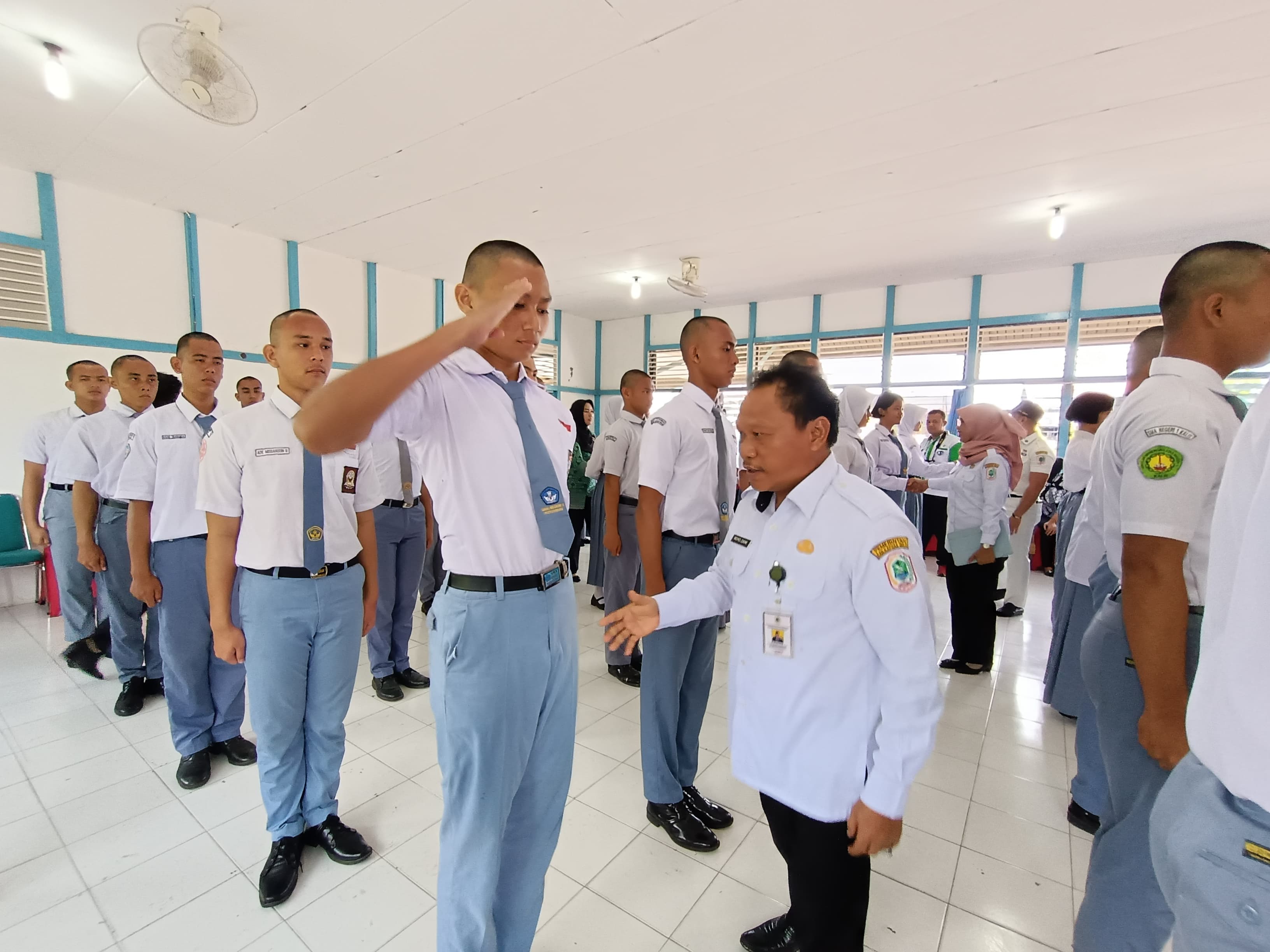 Sekda Kapuas Hulu Sebut Jadi Pengibar Bendera Merupakan Kebanggaan Warga Negara