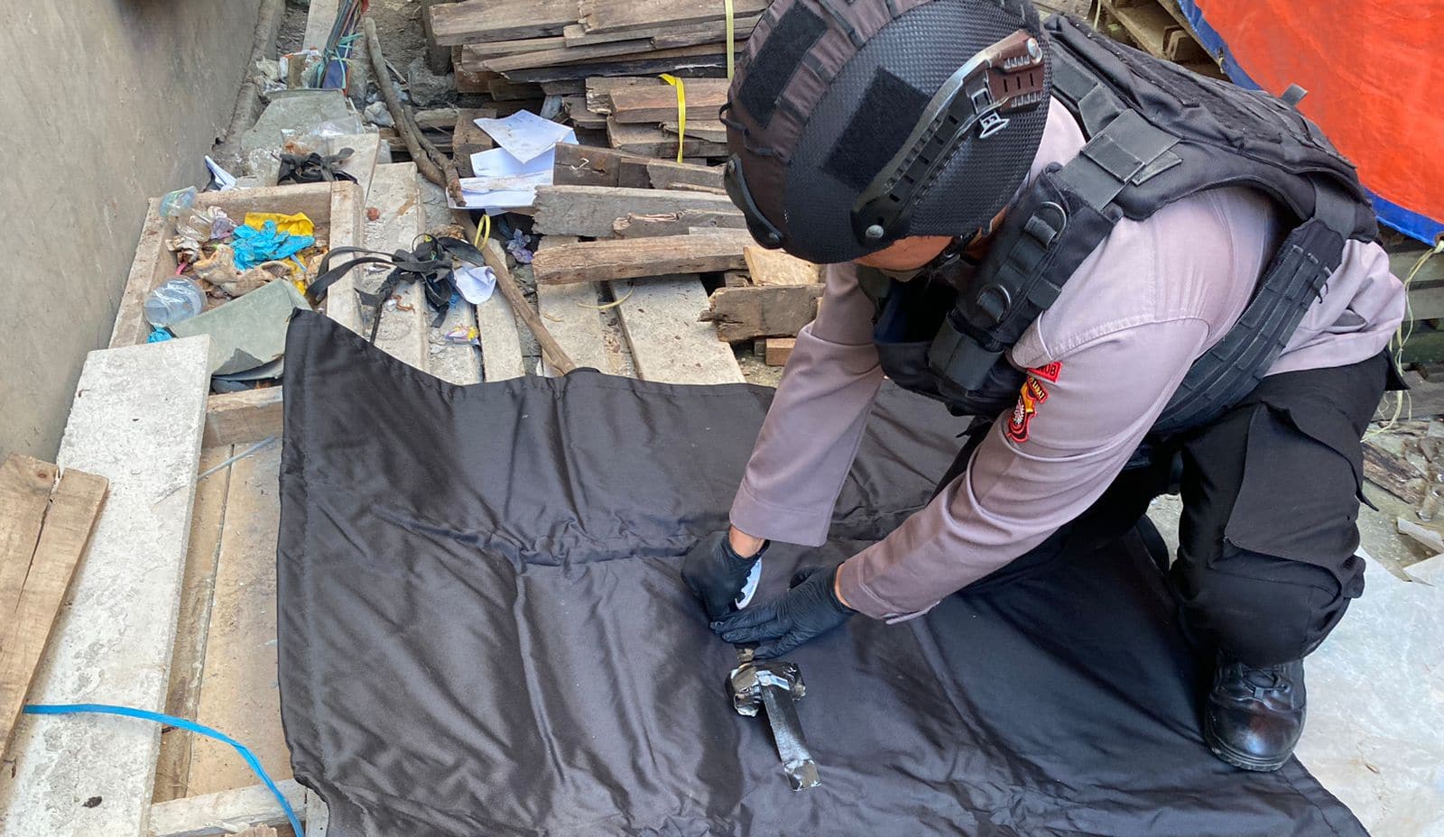 Polisi Musnahkan Granat Temuan Warga di Pergudangan Parit Sembin Kubu Raya