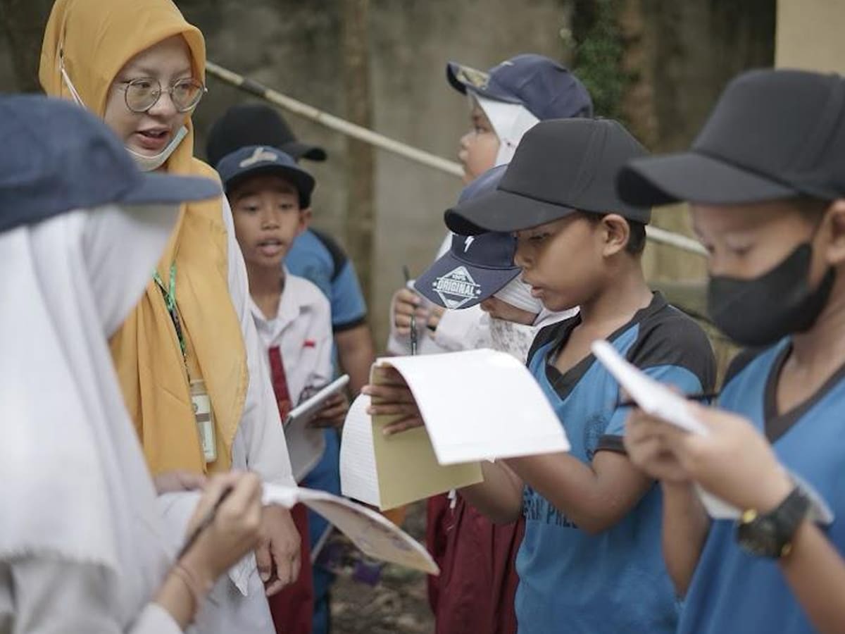 Demi Jamu Merah: Inovasi Siswa untuk Tingkatkan Angka Bebas Jentik di Parit Mayor