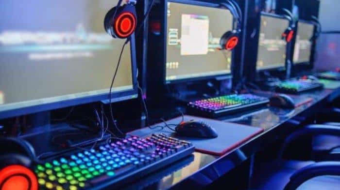 Polisi Gerebek Markas Judi Online Berkedok Warnet di Sui Jawi