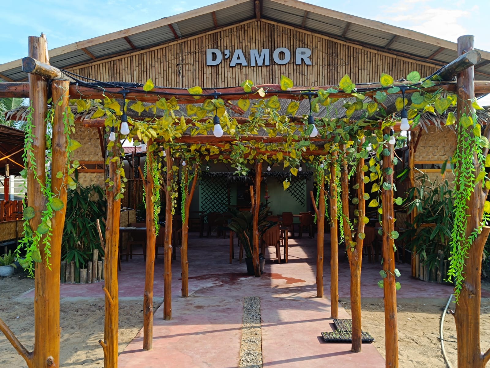 Nasi Liwet Hingga Asam Pedas Ikan, Paduan Kuliner Sunda dan Melayu di Resto D' Amor Ketapang