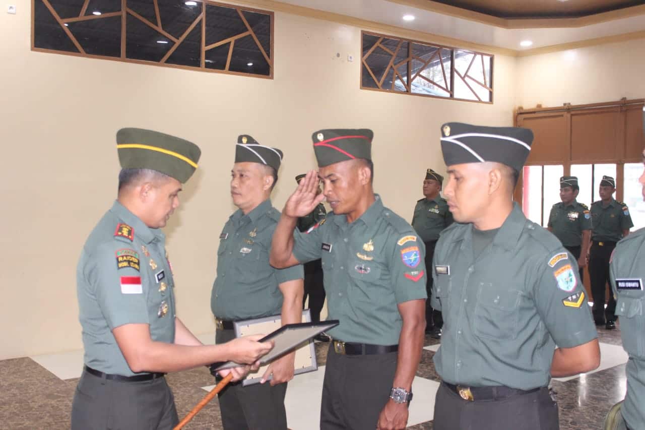 Dandim 1206 Putussibau Pimpin Korp Raport Pindah Satuan, Masuk Satuan dan Purna Tugas Anggota