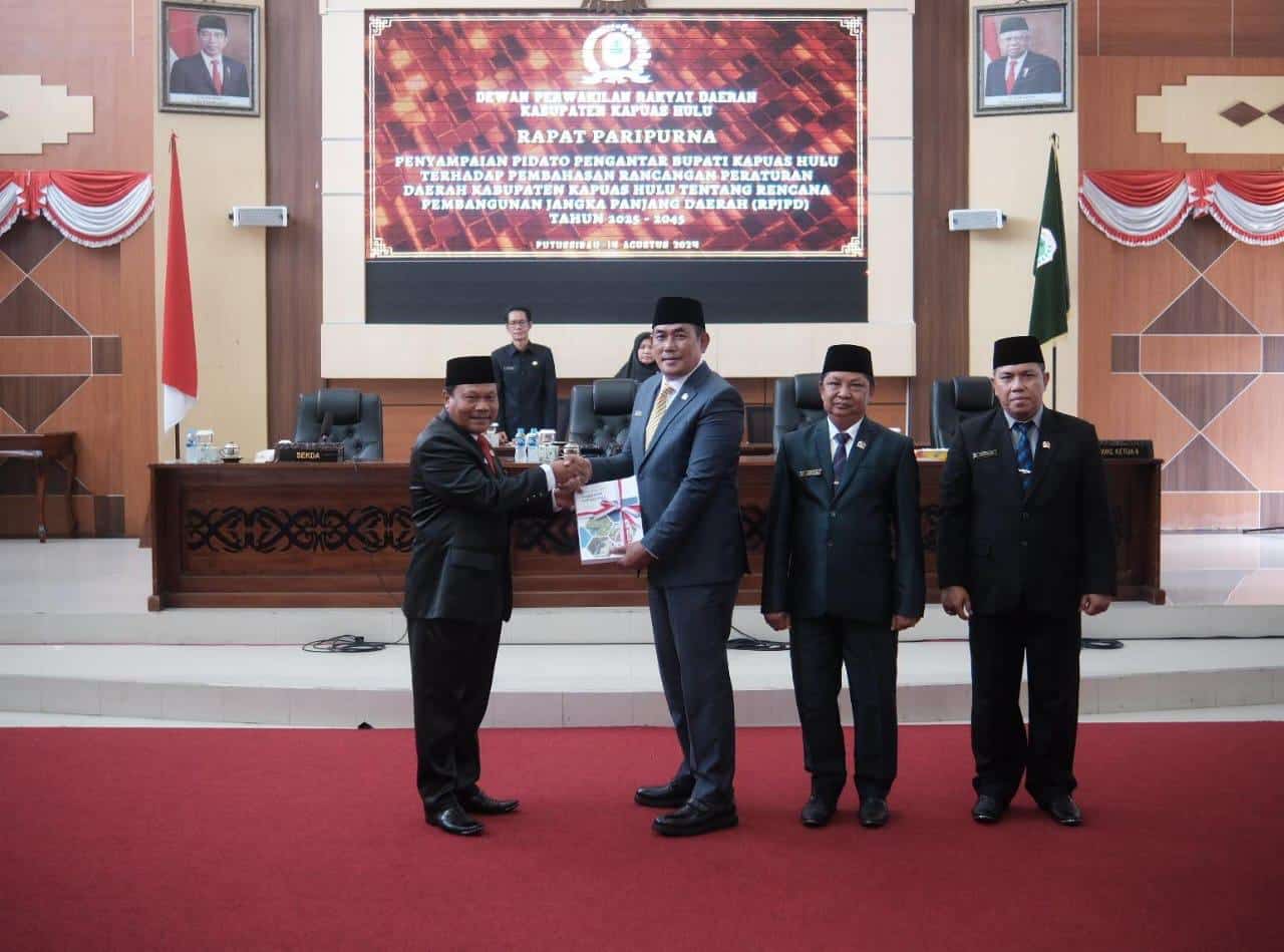 Sekda Mohd Zaini Sampaikan Pidato Pengantar Bupati Kapuas Hulu di Rapat Pembahasan RPJPD