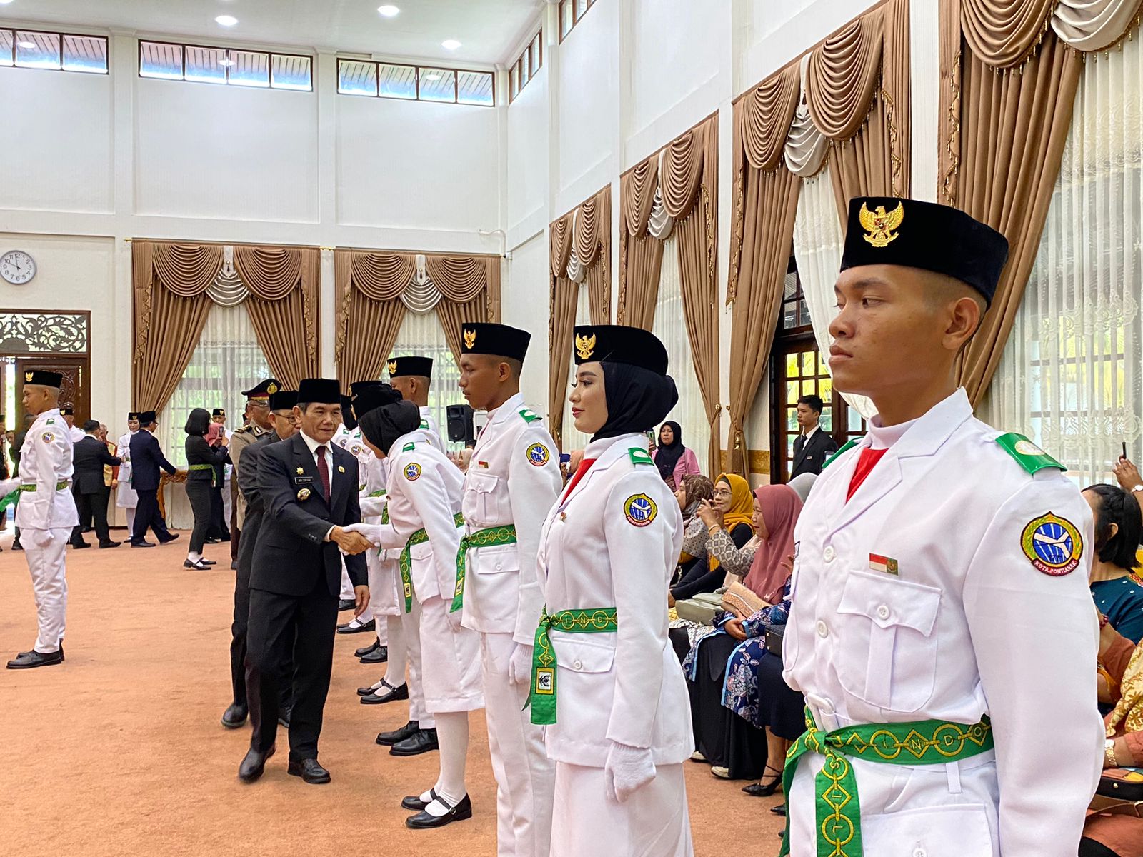 Paskibraka Putri Kota Pontianak Tetap Gunakan Jilbab Saat Pengukuhan