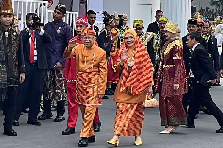 Ma’ruf Amin Kenakan Baju Teluk Belanga Pontianak Saat Upacara HUT Ke-79 RI di Istana Merdeka