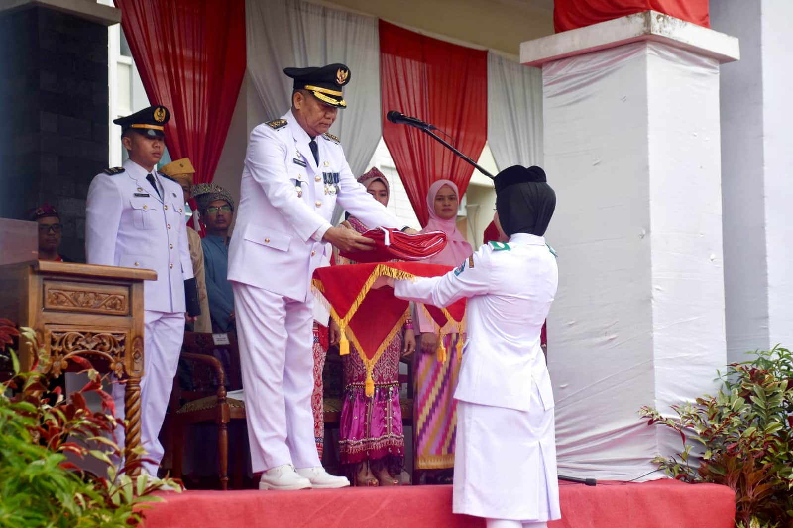 Momen Peringatan HUT ke-79 RI, Pj Bupati Kamaruzaman Ajak Tingkatkan Cinta Tanah Air