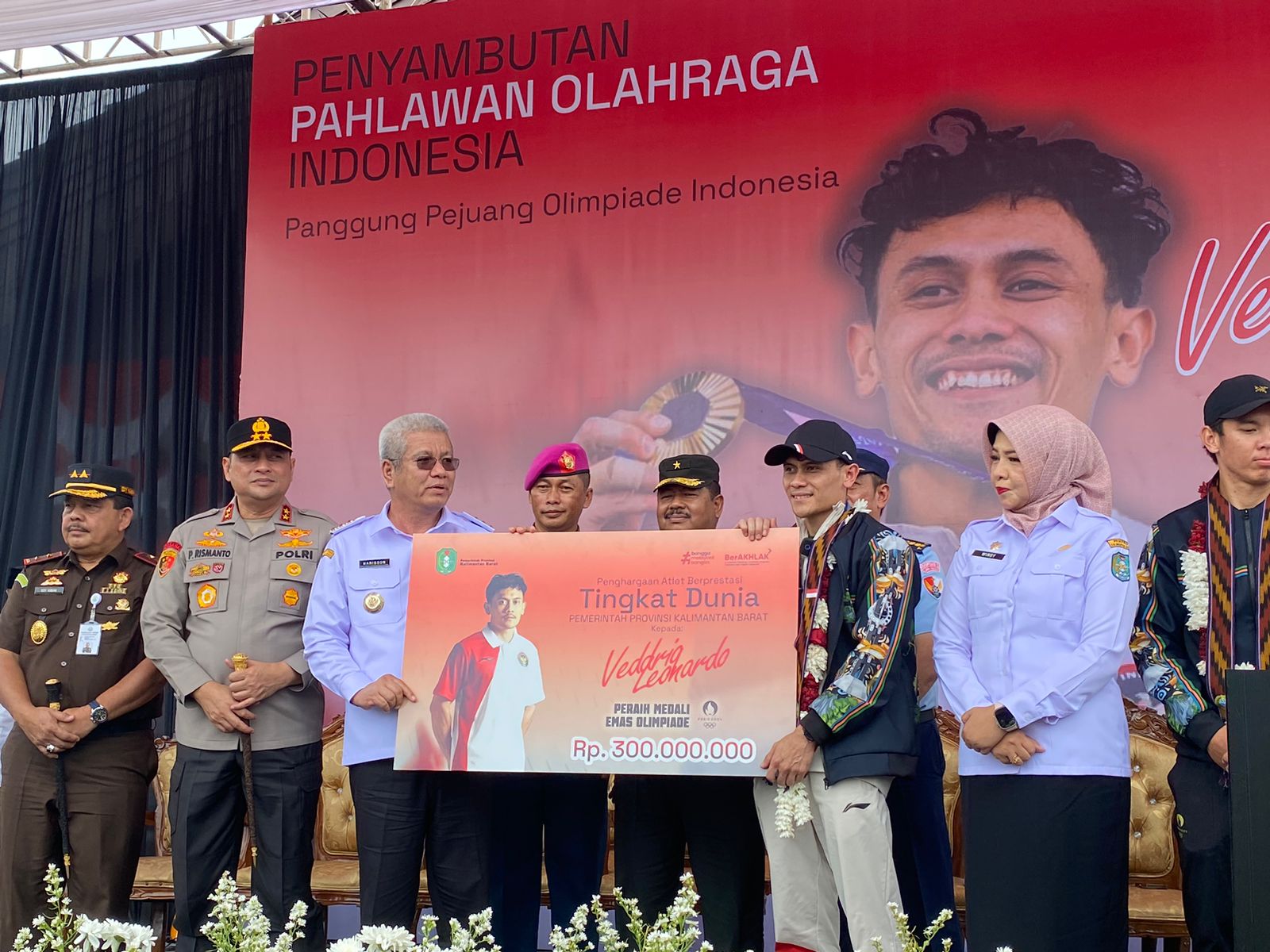 Pemprov Kalbar Beri Bonus Rp 300 juta, Veddriq Leonardo: Untuk Orang Tua dan Investasi