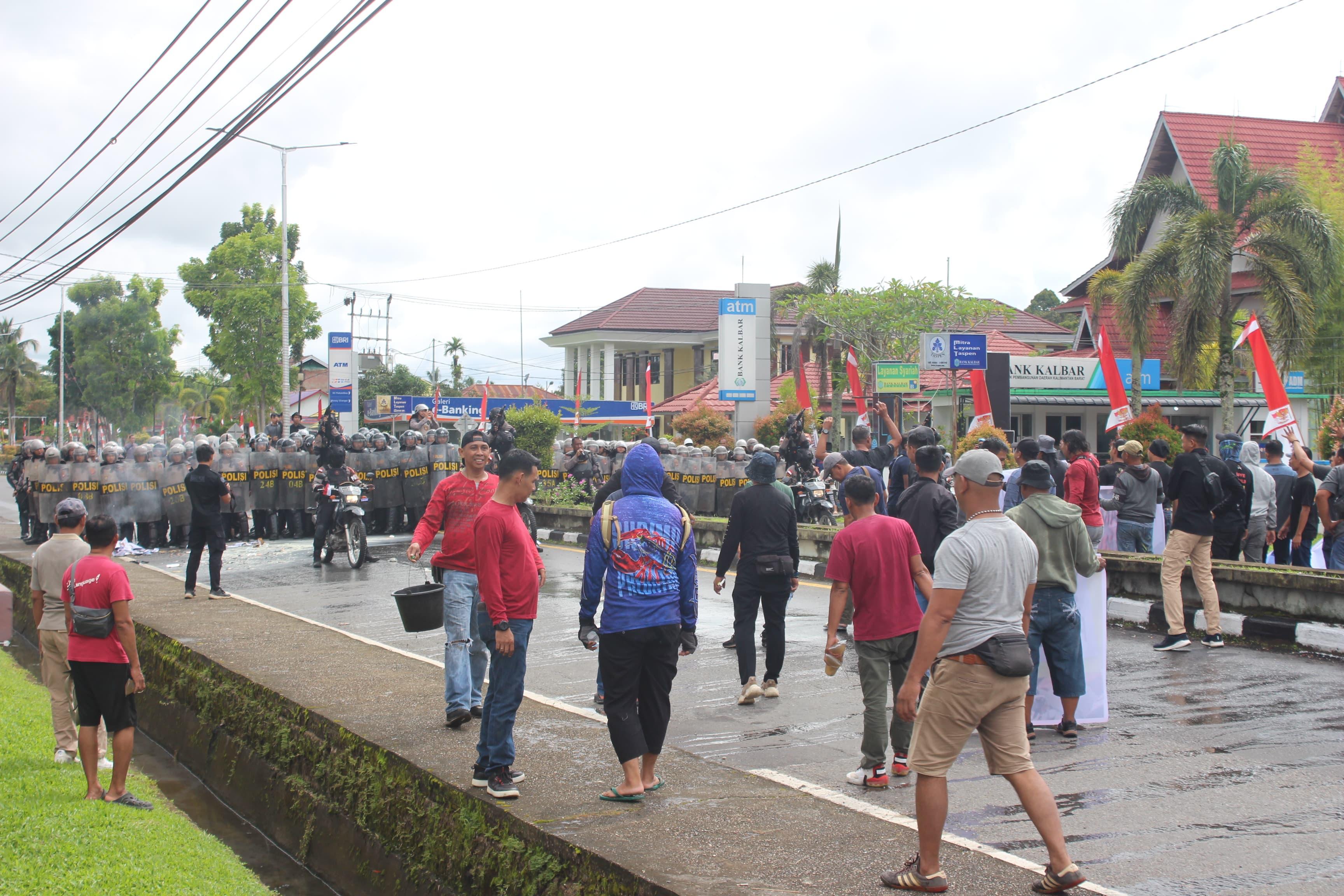 Polres Kapuas Hulu Gelar Simulasi Pengamanan  Pilkada 2024