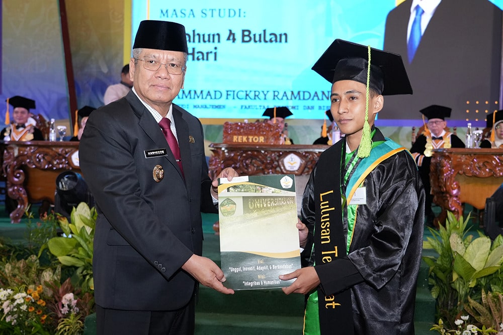 Pj Gubernur Harisson Harap Wisudawan Unoso Miliki Jiwa Entrepreneurship