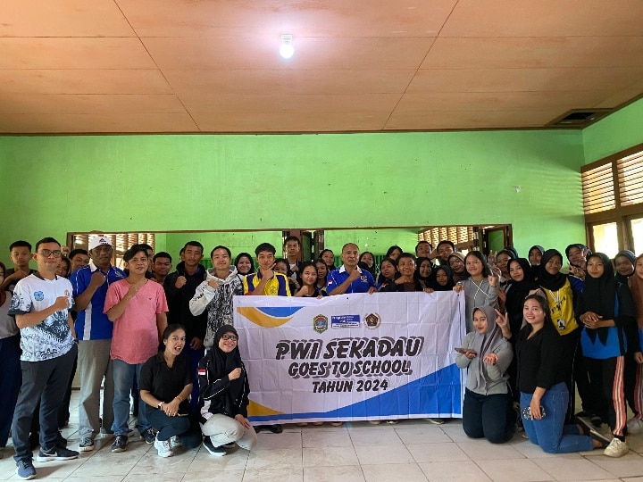 Pokja PWI Sekadau Goes To School ke SMAN 1 Nanga Taman