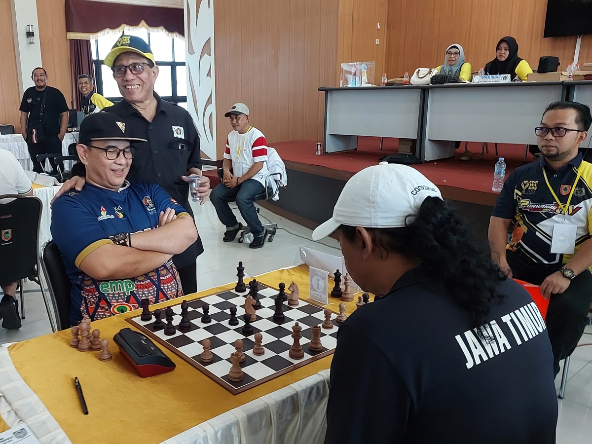 Kejadian Tak Terduga di Porwanas 2024: Hendry Ch Bangun Tetap Rendah Hati Saat Bertemu Mantan Pecatan PWI