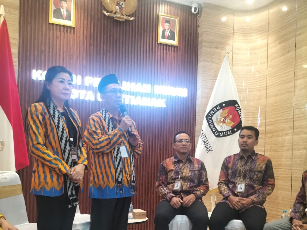 Resmi Daftar ke KPU, Mulyadi-Harti Siap Tempur di Pilwako Pontianak 2024