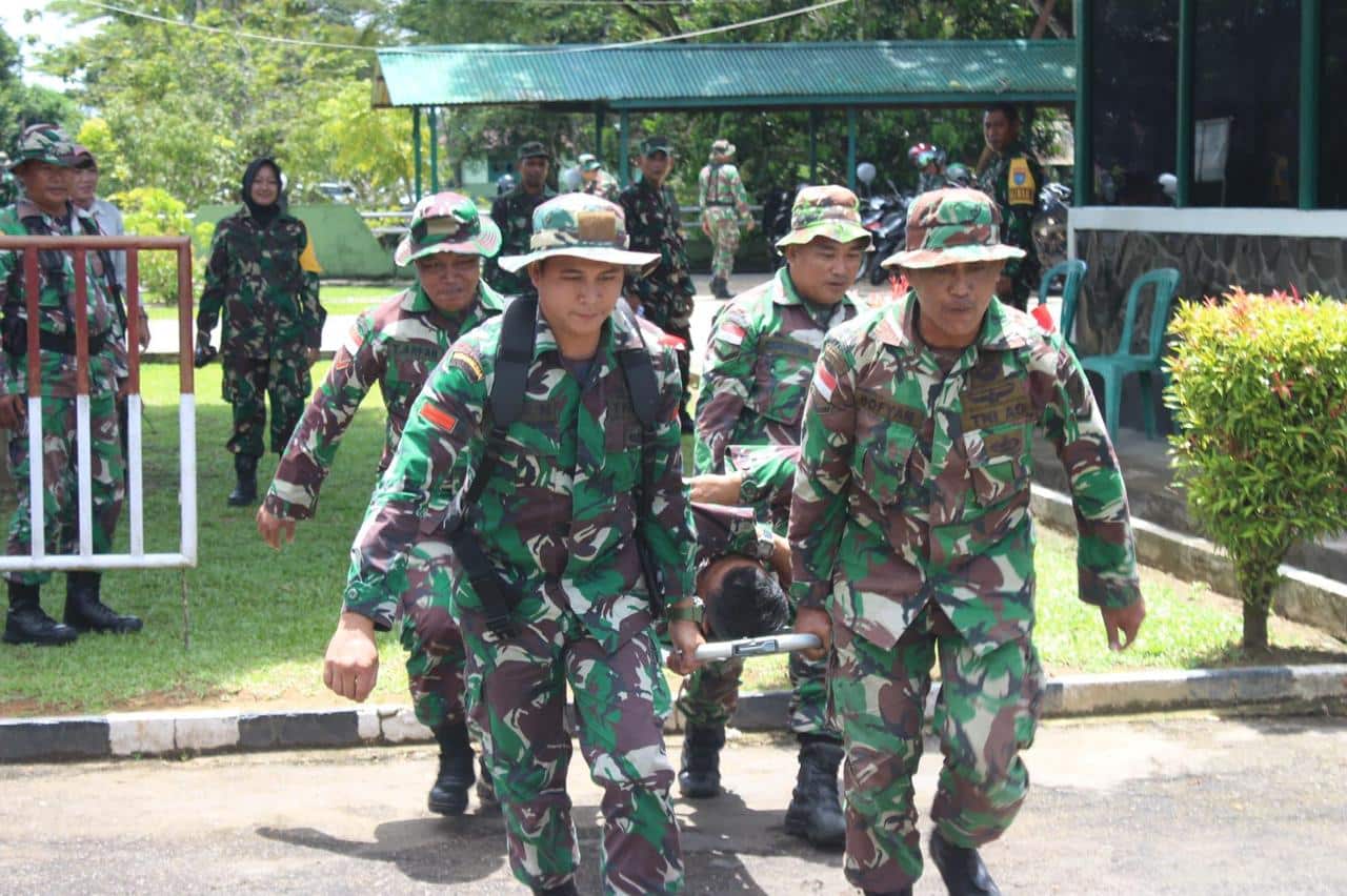 Korem 121/ABW dan Kodim Putussibau Gelar Simulasi Penanggulangan Bencana Alam Banjir