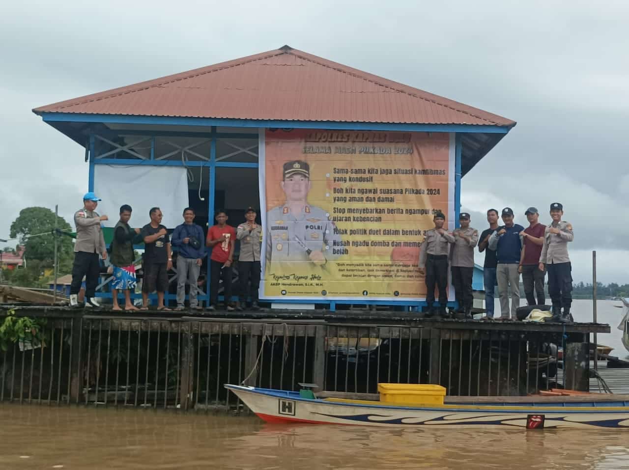 Polsek Jongkong Pasang Spanduk Imbauan Kamtibmas Pilkada Damai