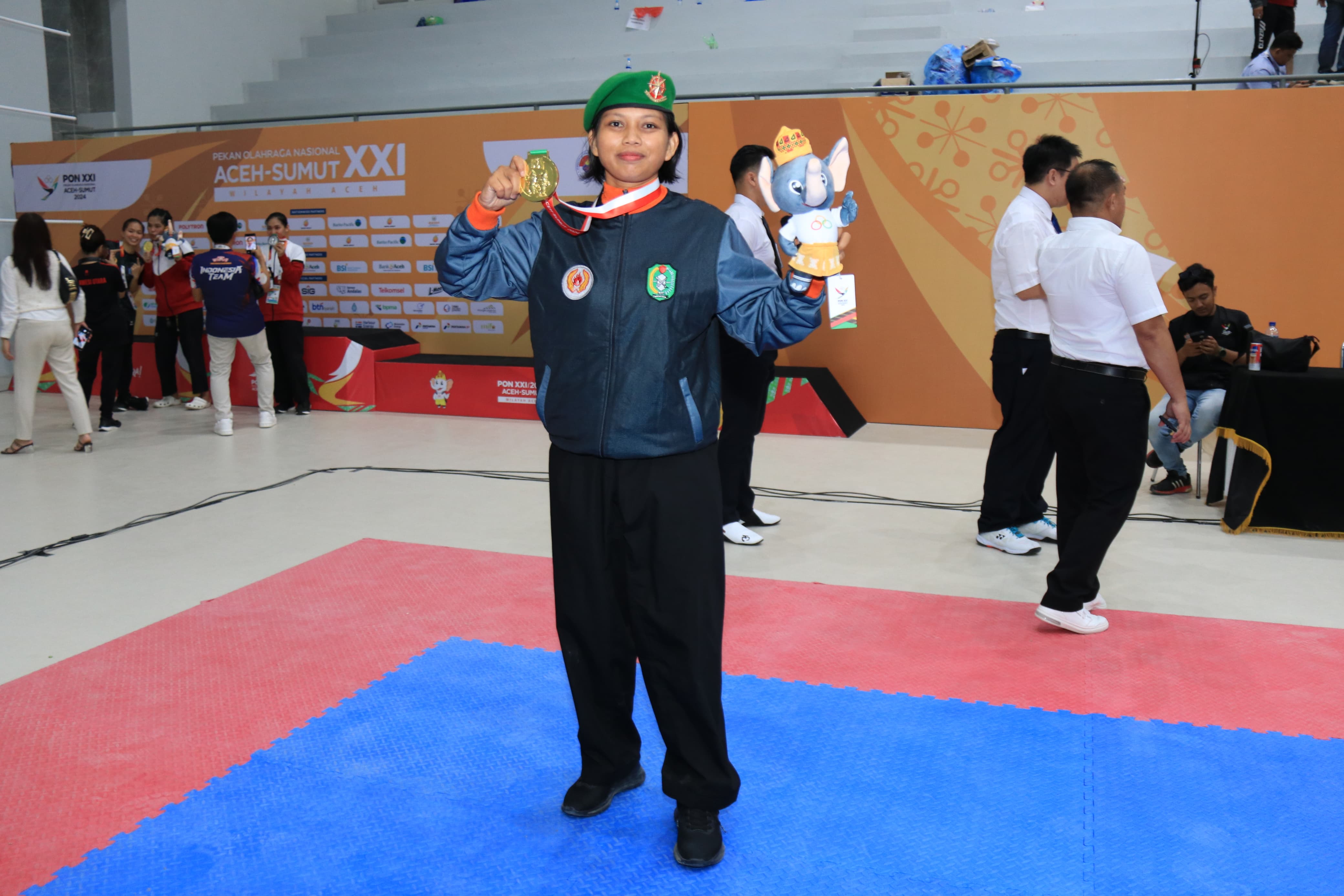 Pecah Telur! Atlet Hapkido Devi Safitri Sumbang Medali Emas Pertama untuk Kalbar di PON Aceh-Sumut 2024