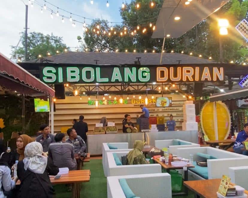 Asiknya Menikmati Durian Musang King di Sibolang Durian Medan
