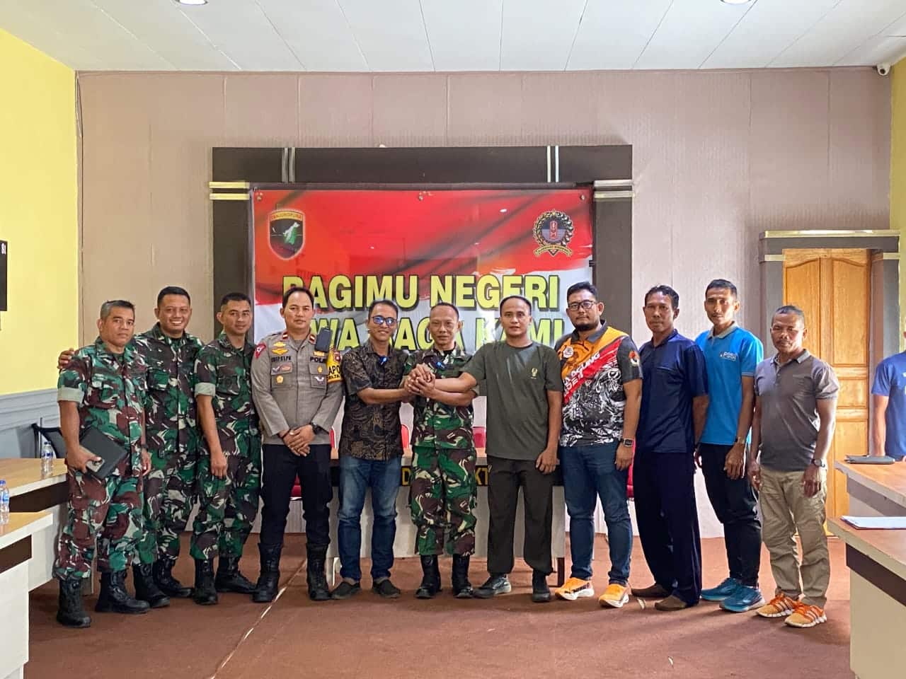 Kodim Ketapang Selesaikan Perselisihan Kodim FC dan Gama FC saat Pertandingan Piala Bupati