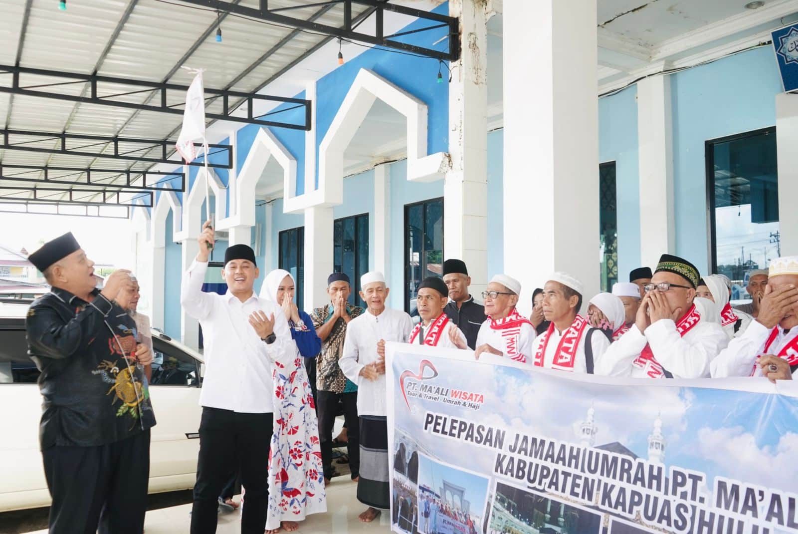 Wabup Wahyudi Lepas Keberangkatan Jemaah Umrah Kapuas Hulu ke Makkah