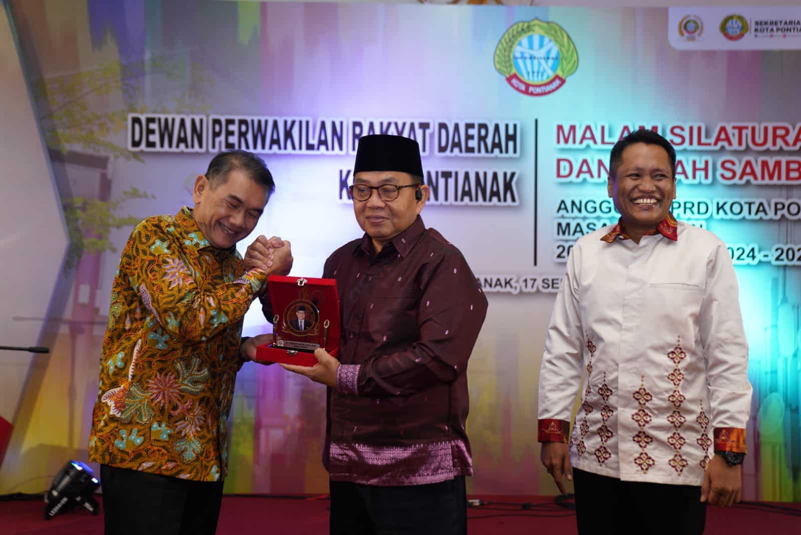 Ani Sofian Hadiri Malam Pisah Sambut DPRD Kota Pontianak