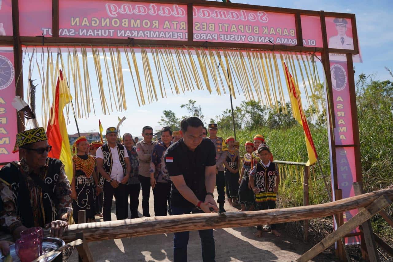 Bupati Kapuas Hulu Resmikan Asrama Santo Yusuf Paroki Penampakan Tuhan Sayut