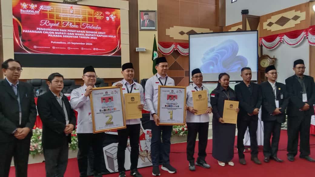 Rapat Pleno KPU Kapuas Hulu: Sis-Sukardi Nomor Urut 1, Wahyu-Wawa Nomor Urut 2