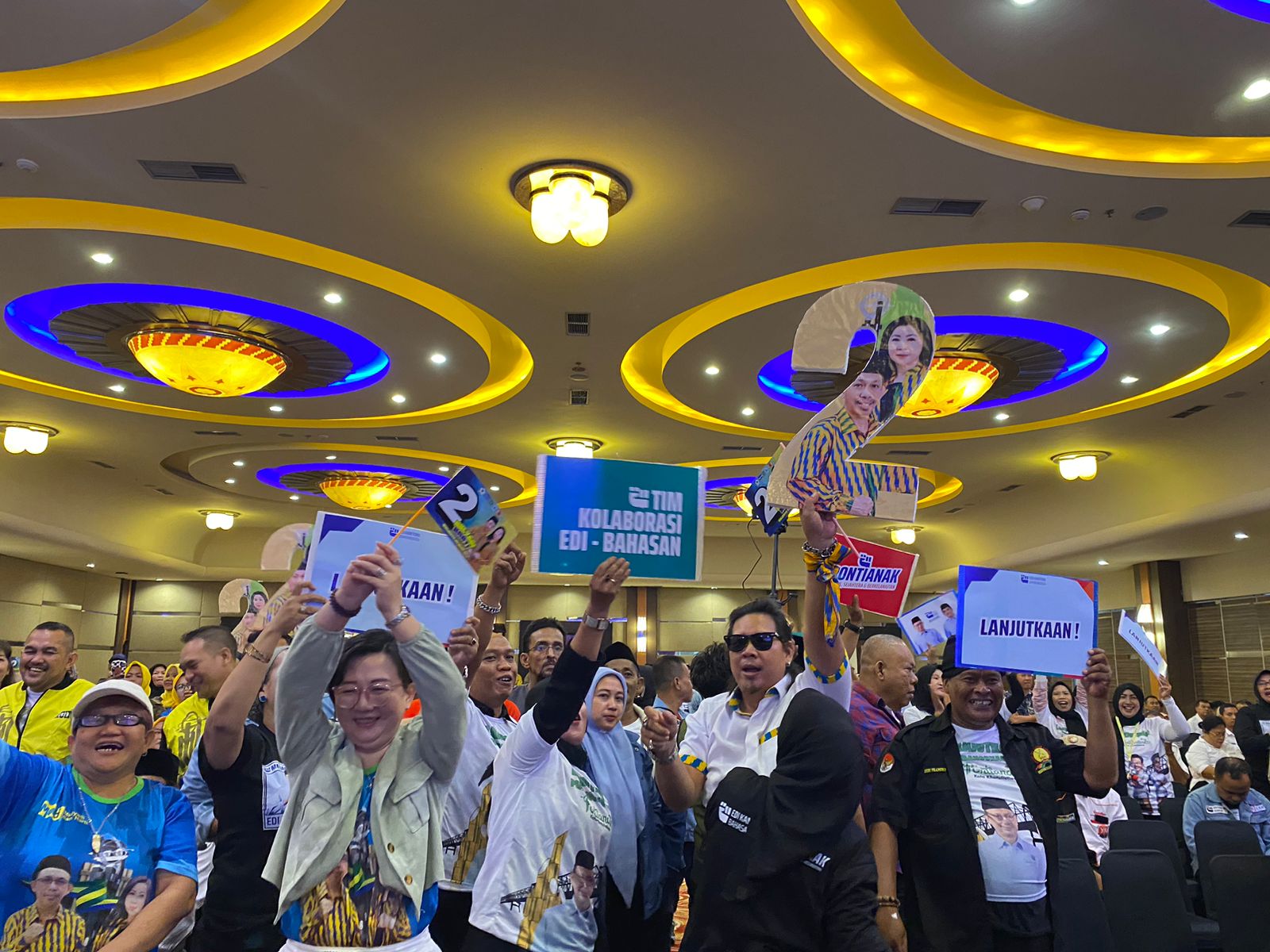 Hebohnya Adu Yel-yel Pendukung Cawako Pontianak di Deklarasi Pilkada Damai 2024