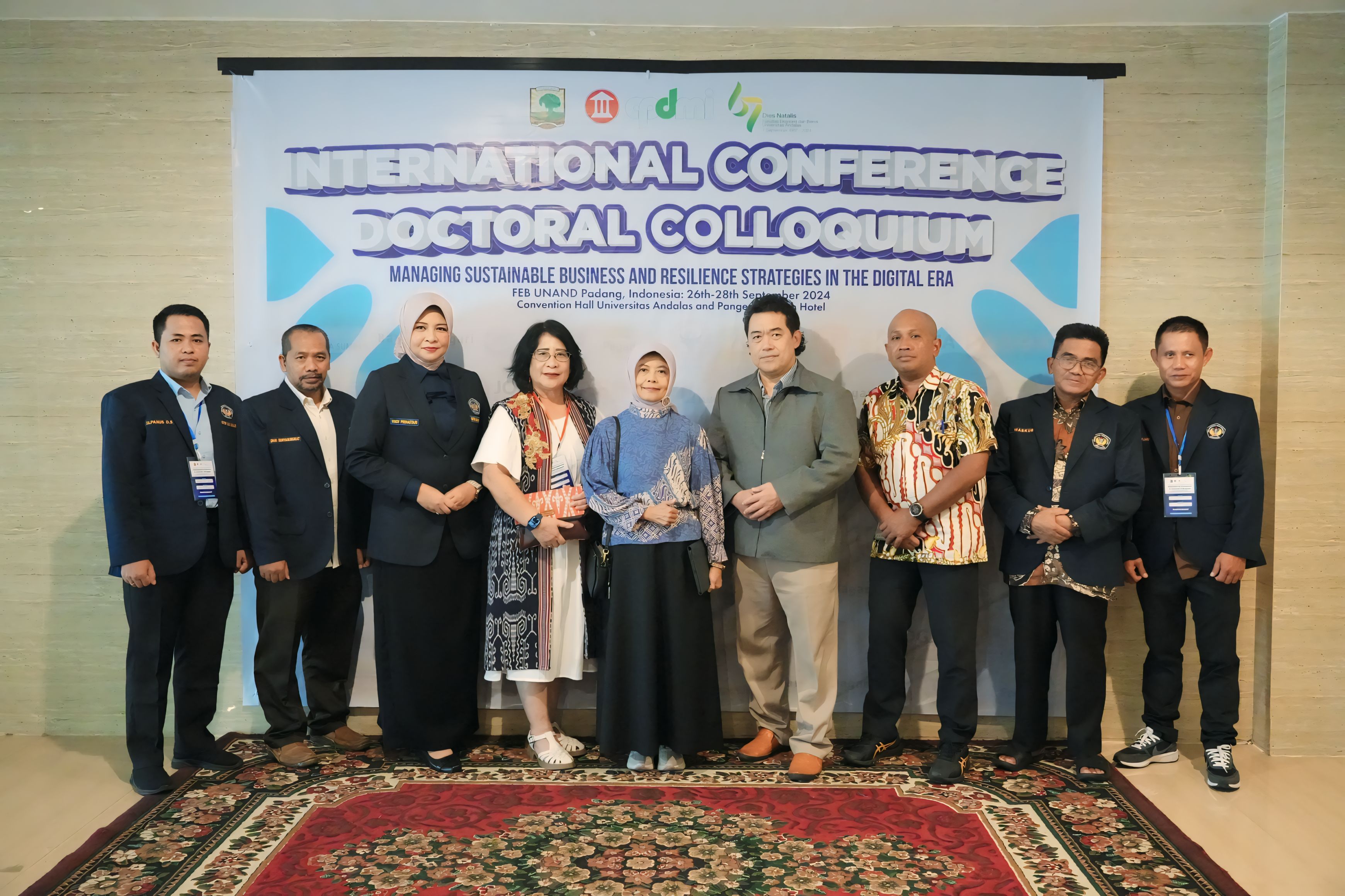 FEB Untan Pontianak Kirim 10 Dosen dan Mahasiswa Ikuti ICDC di Unand Padang