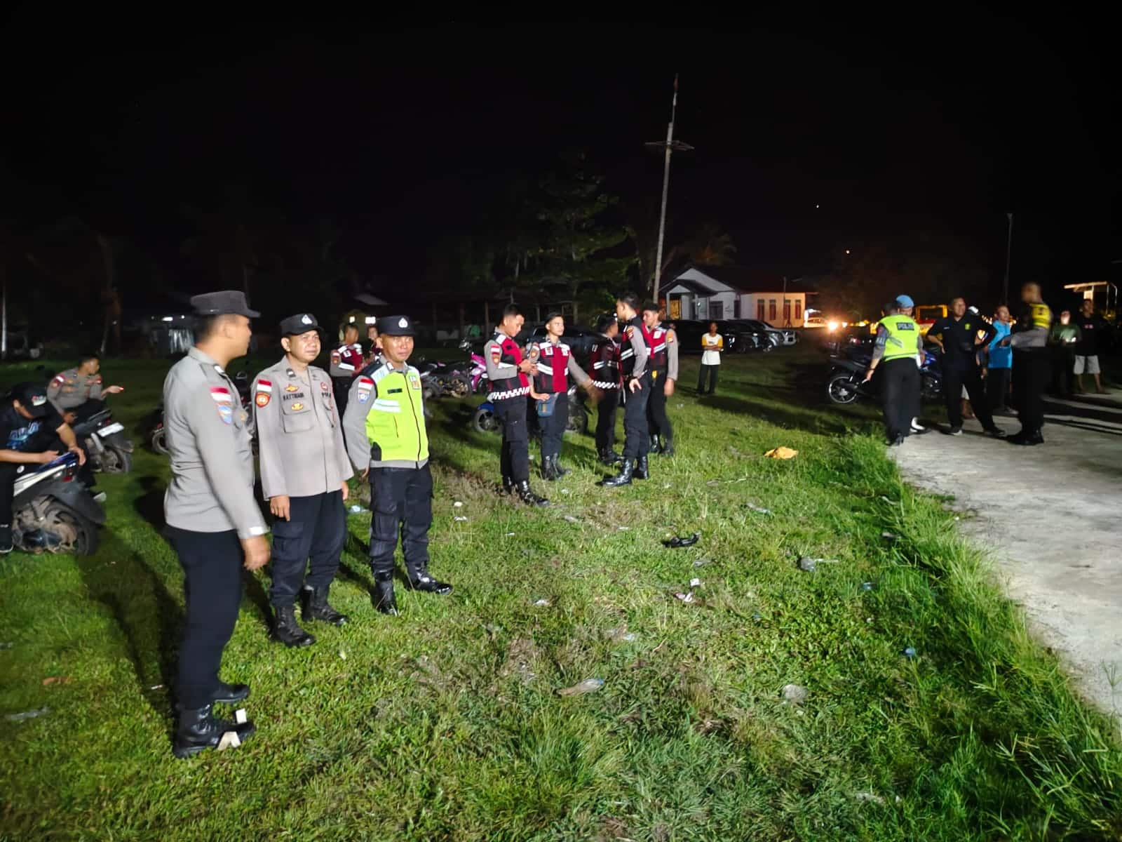 Polres Kapuas Hulu Laksanakan Pengamanan Kampanye Tatap Muka Paslon Nomor Urut 2