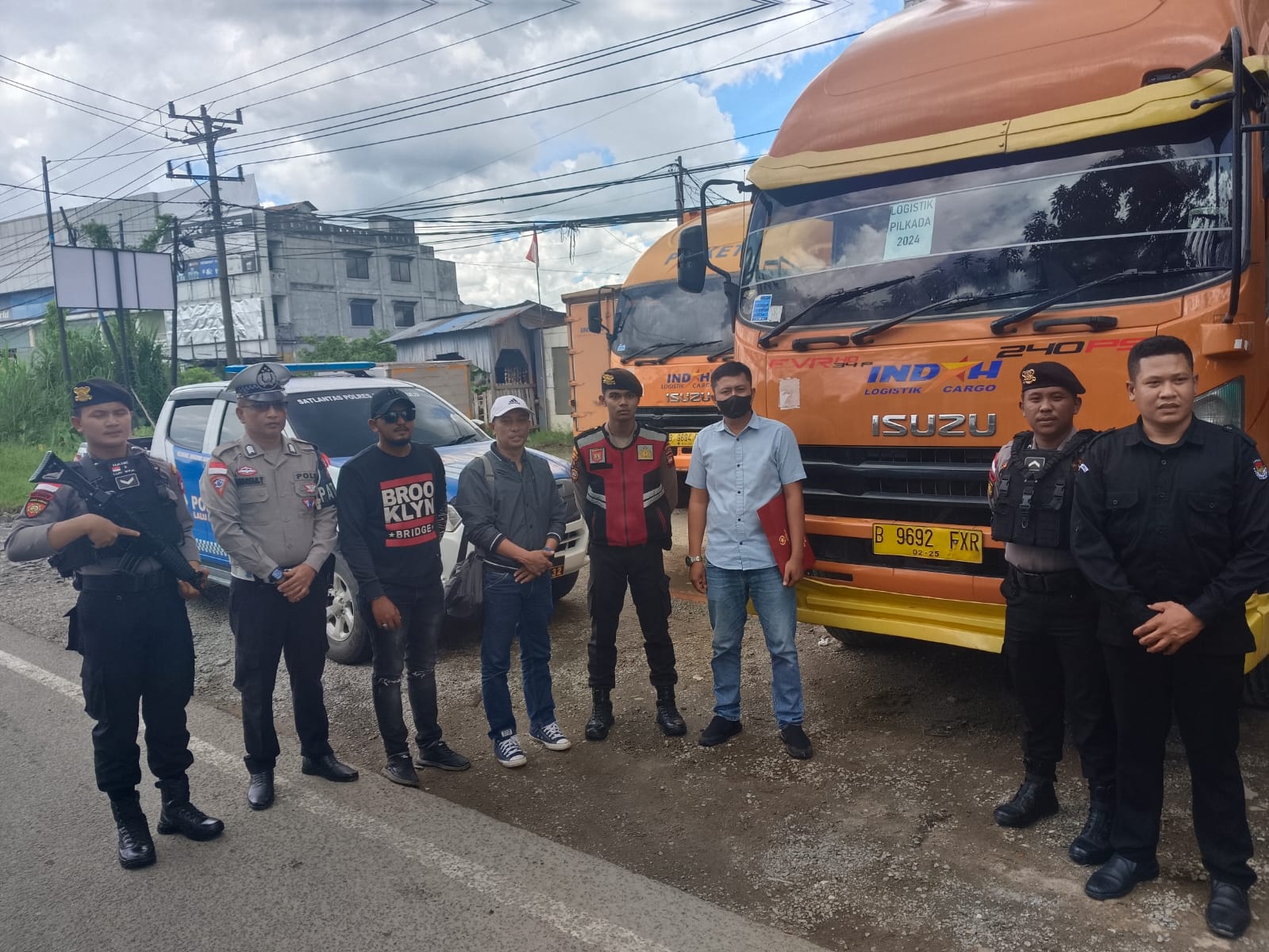 Logistik Bilik Suara Untuk Pilkada Kapuas Hulu Dikawal Ketat Polisi