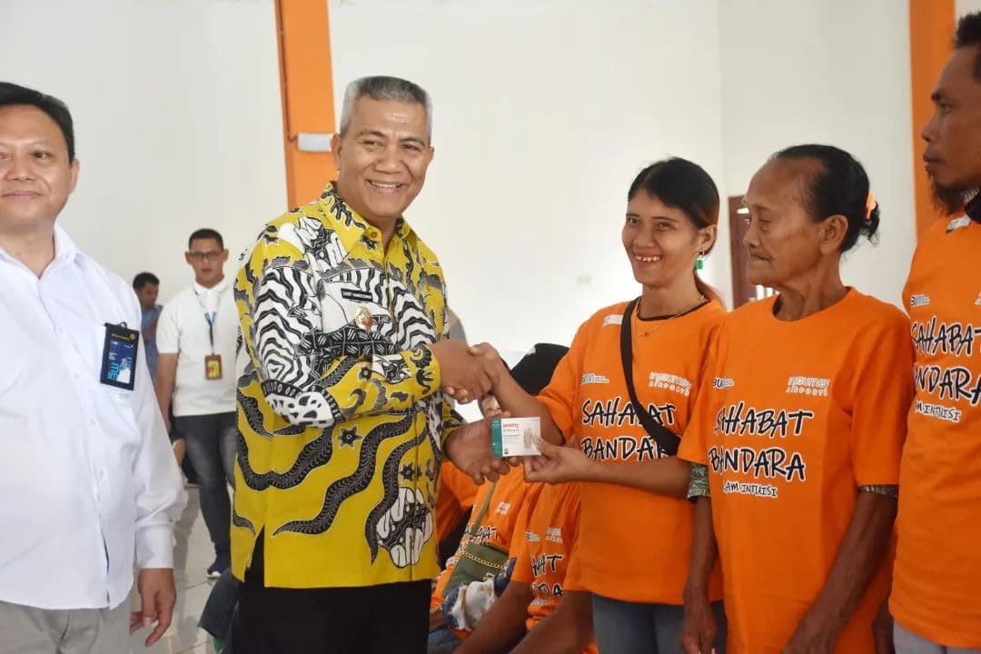 Warga Difabel Terima Bantuan Kaki Palsu dan Alat Dengar