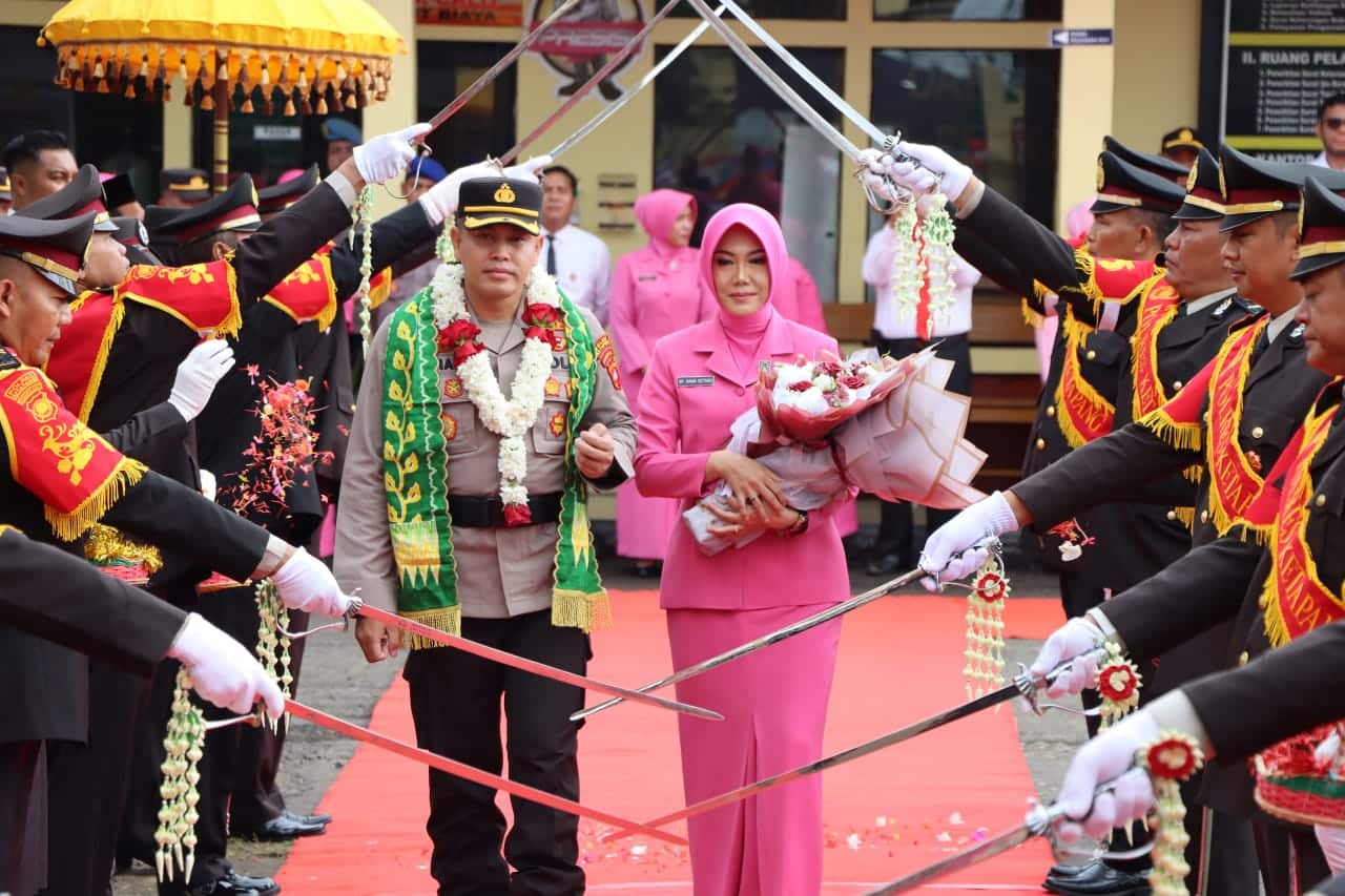 Gantikan Tommy Ferdian, AKBP Setiadi Jabat Kapolres Ketapang