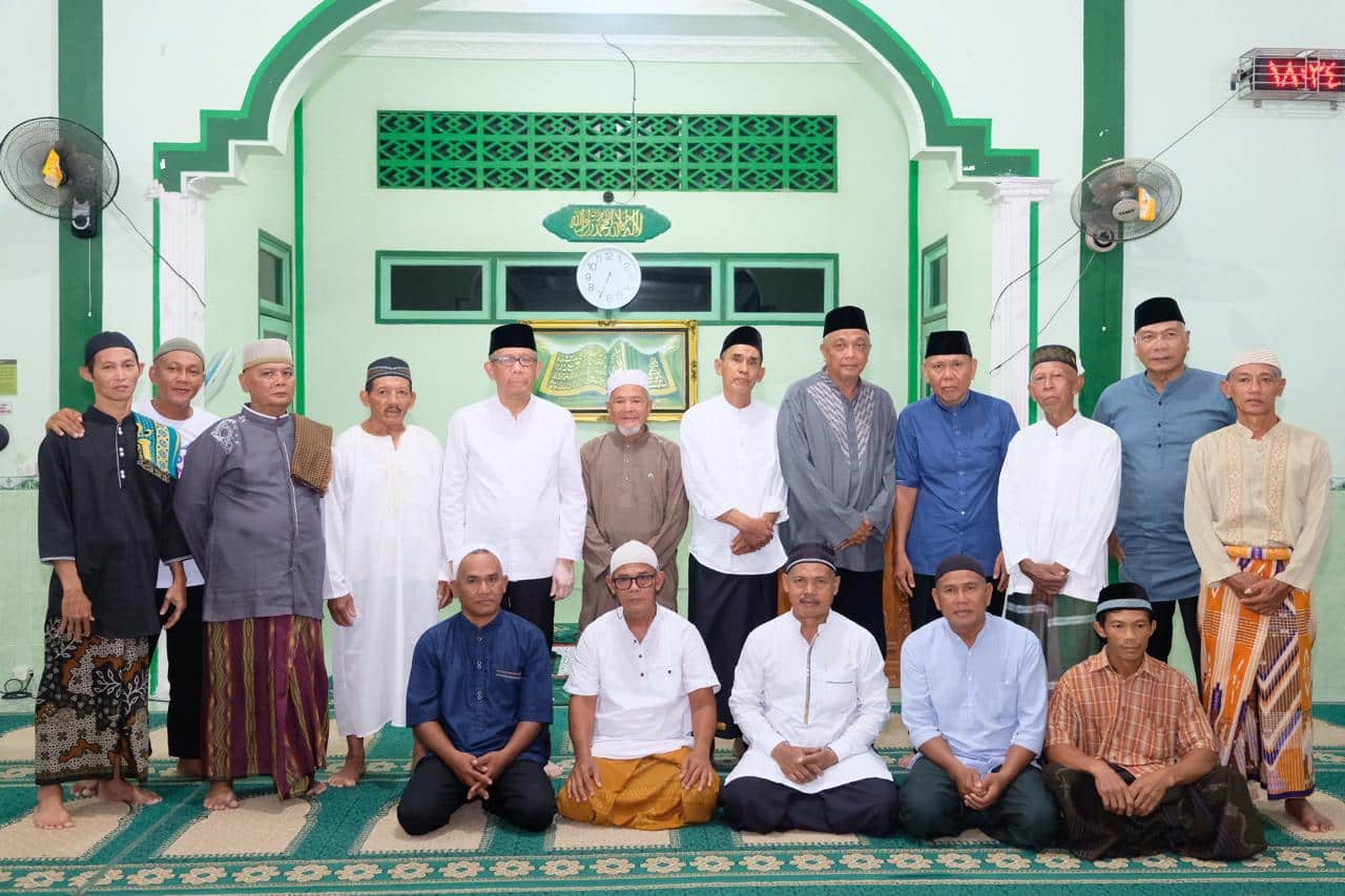 Usai Kampanye di Singkawang dan Bengkayang, Sutarmidji Singgah Salat Maghrib dan Beri Tausiyah di Masjid Al-Hidayah