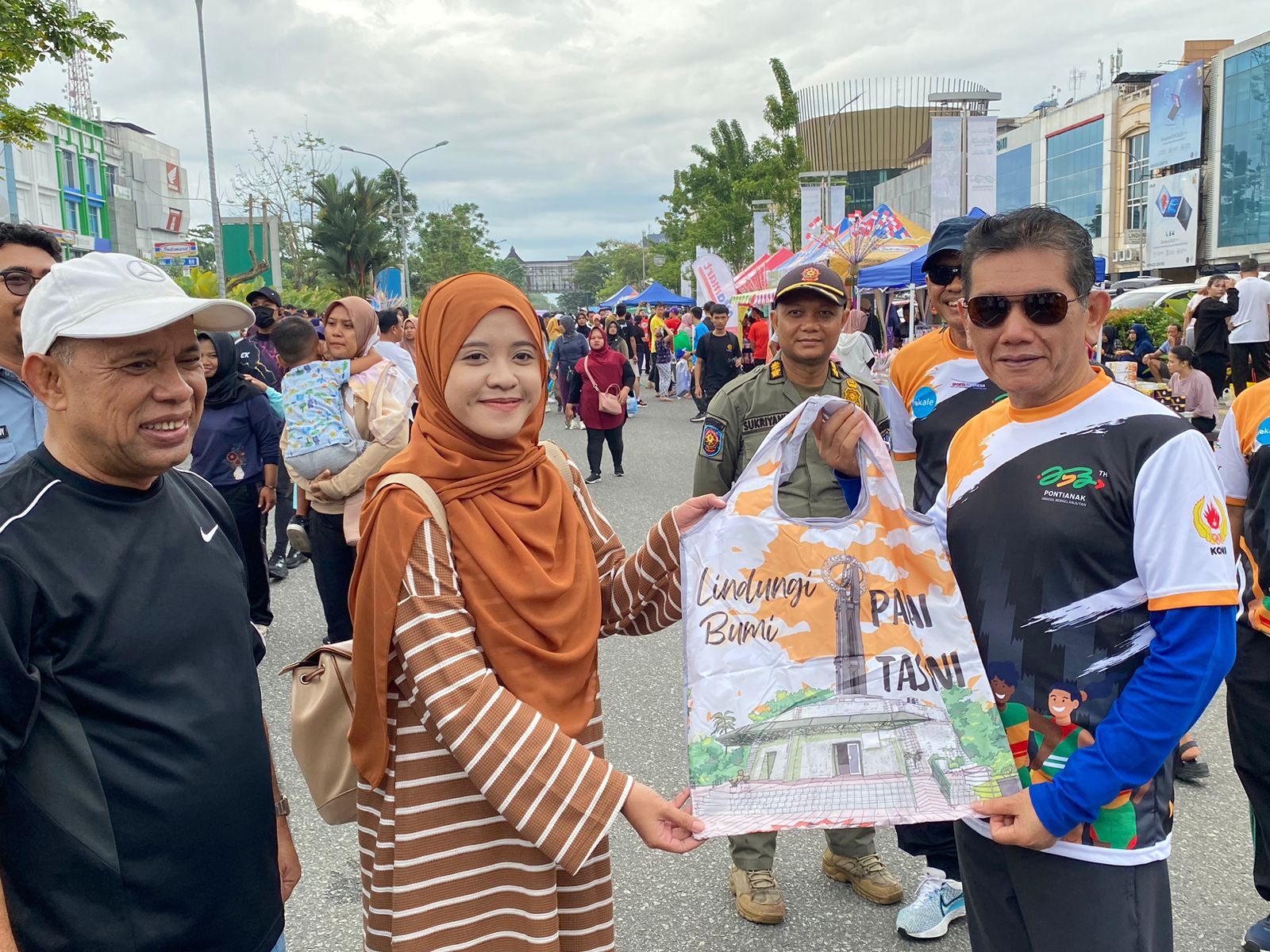 Mulai 2025, Ritel di Pontianak Tidak Lagi Menyediakan Kantong Plastik