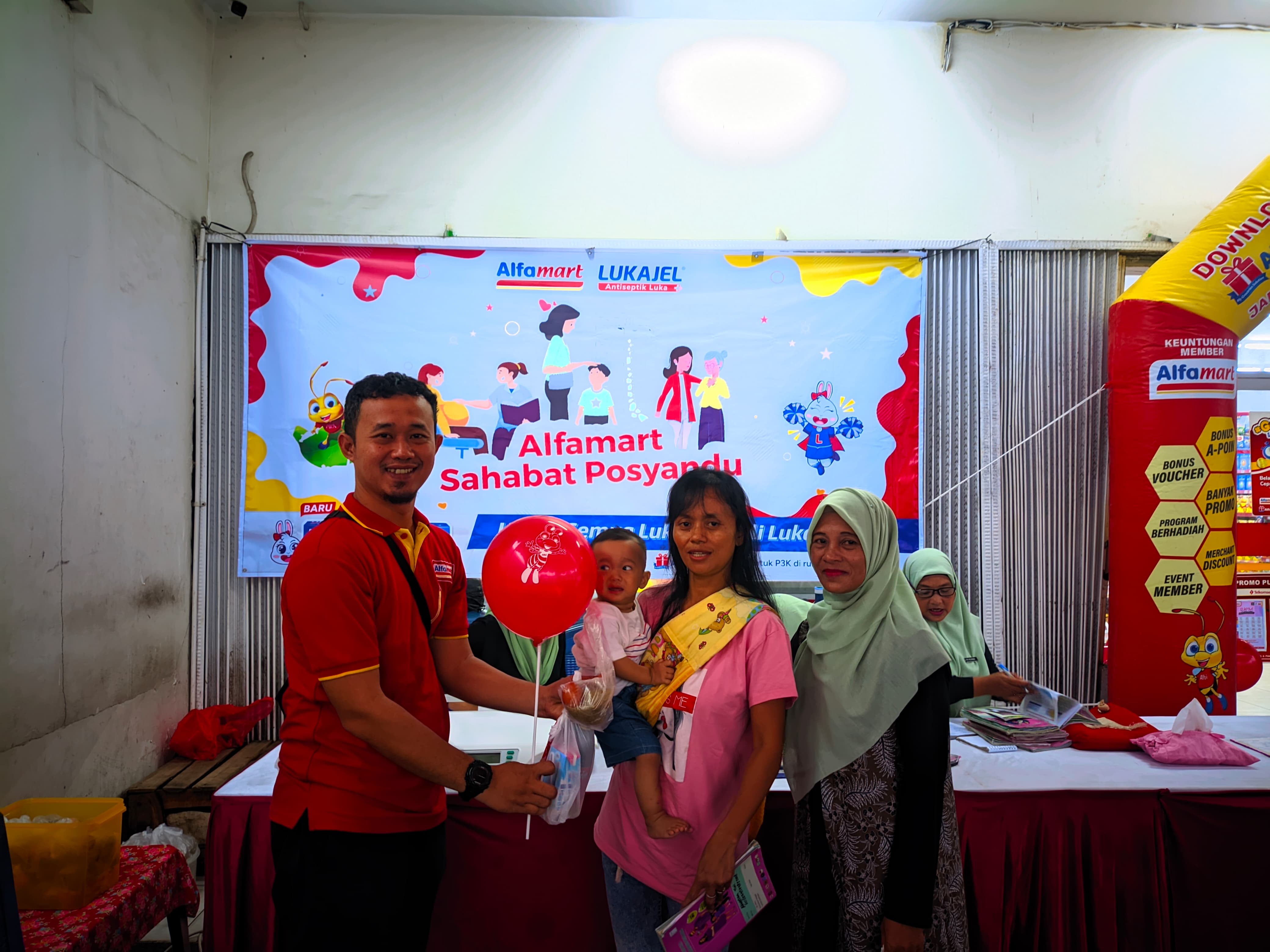 Alfamart dan Lukajel Gelar Posyandu di 34 Kota, Komitmen Untuk Generasi Sehat Indonesia