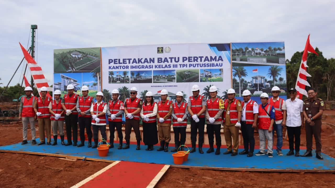 Kapolres Kapuas Hulu Hadiri Peletakan Batu Pertama Pembangunan Kantor Imigrasi Putussibau