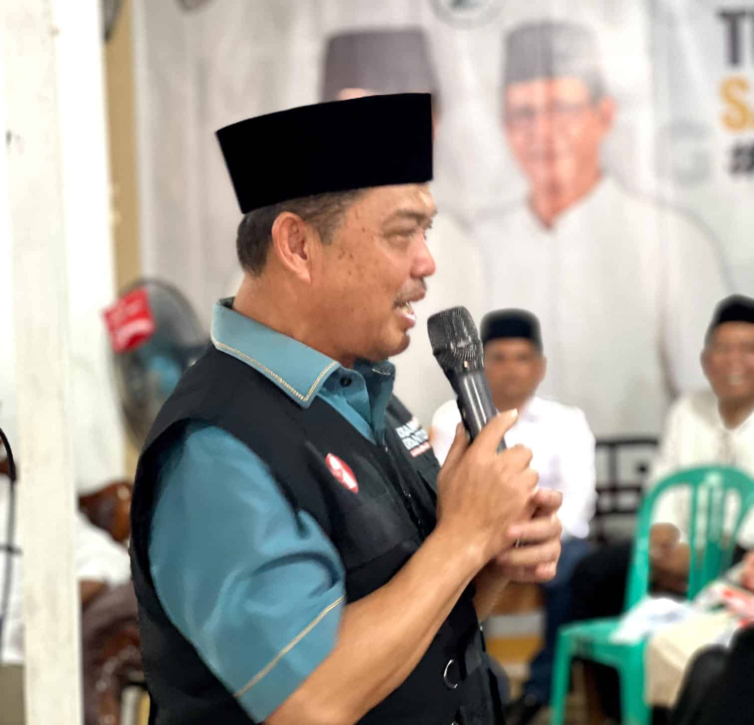 Penuh Keakraban, Ratusan Warga Teluk Melano Antusias Sambut Kedatangan Ria Norsan