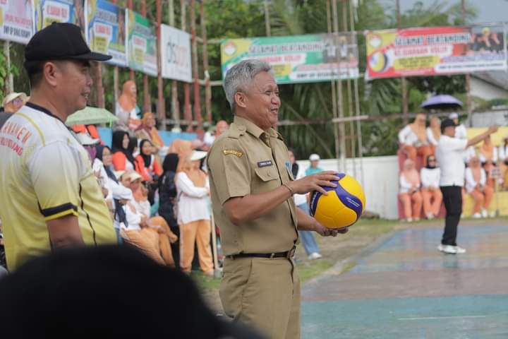 Wakili Bupati Ketapang, Heryandi Buka Kejuaran Voli HUT DPW ke-25