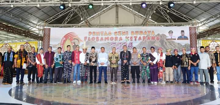 Disambut Tarian Ja'i, Bupati Martin Buka Pentas Seni Budaya Flobamora Kabupaten Ketapang Tahun 2024