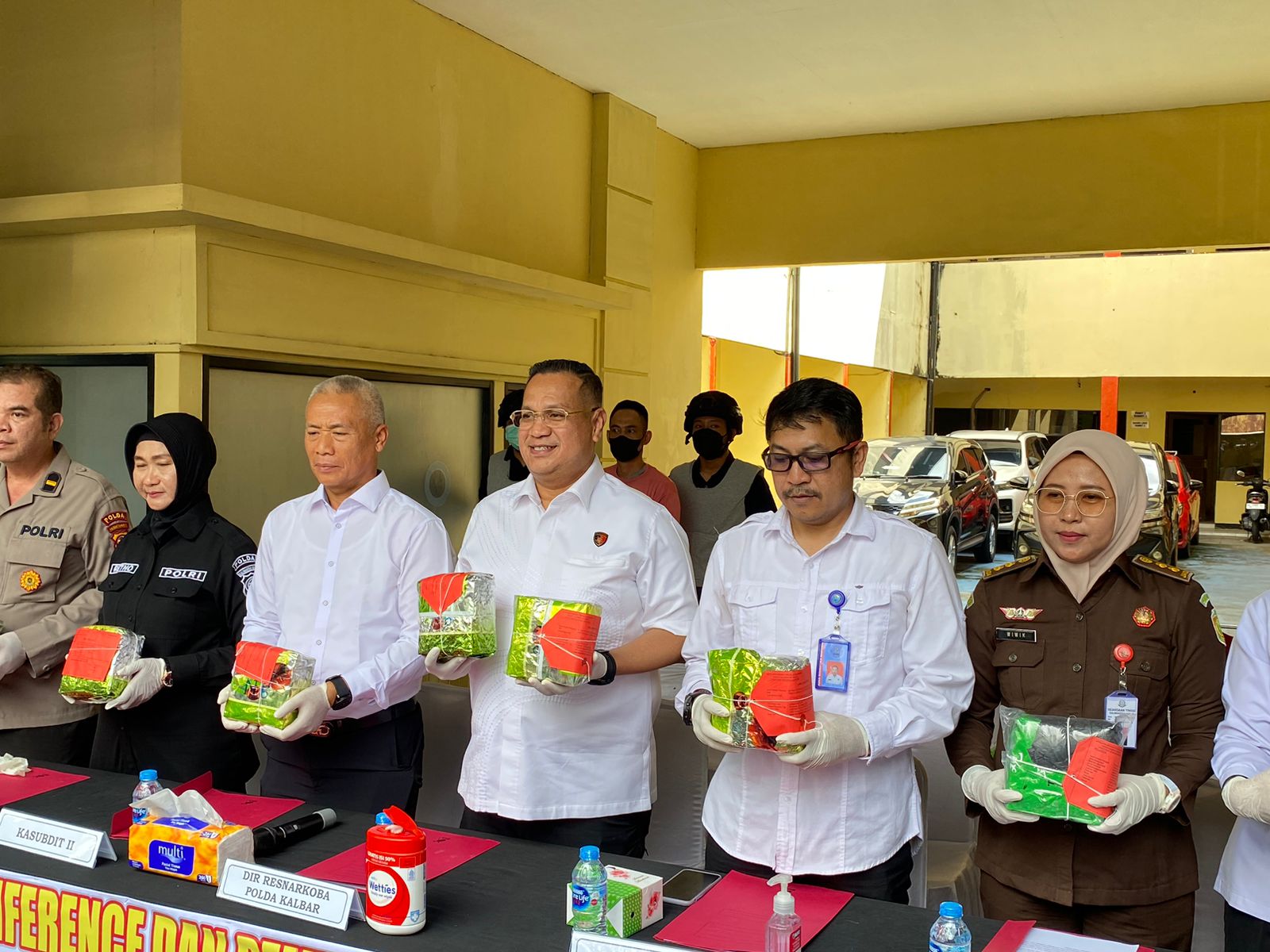 Ditresnarkoba Polda Kalbar Gagalkan Penyeludupan Sabu 10 Kg dari Malaysia