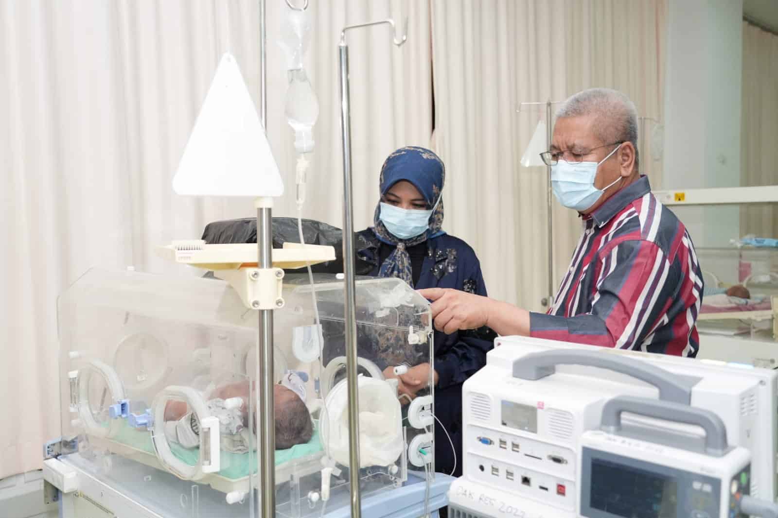 Malam-malam Sidak RSUD dr. Achmad Diponegoro Putussibau, Harisson Apresiasi Nakes Masih Layani Pasien