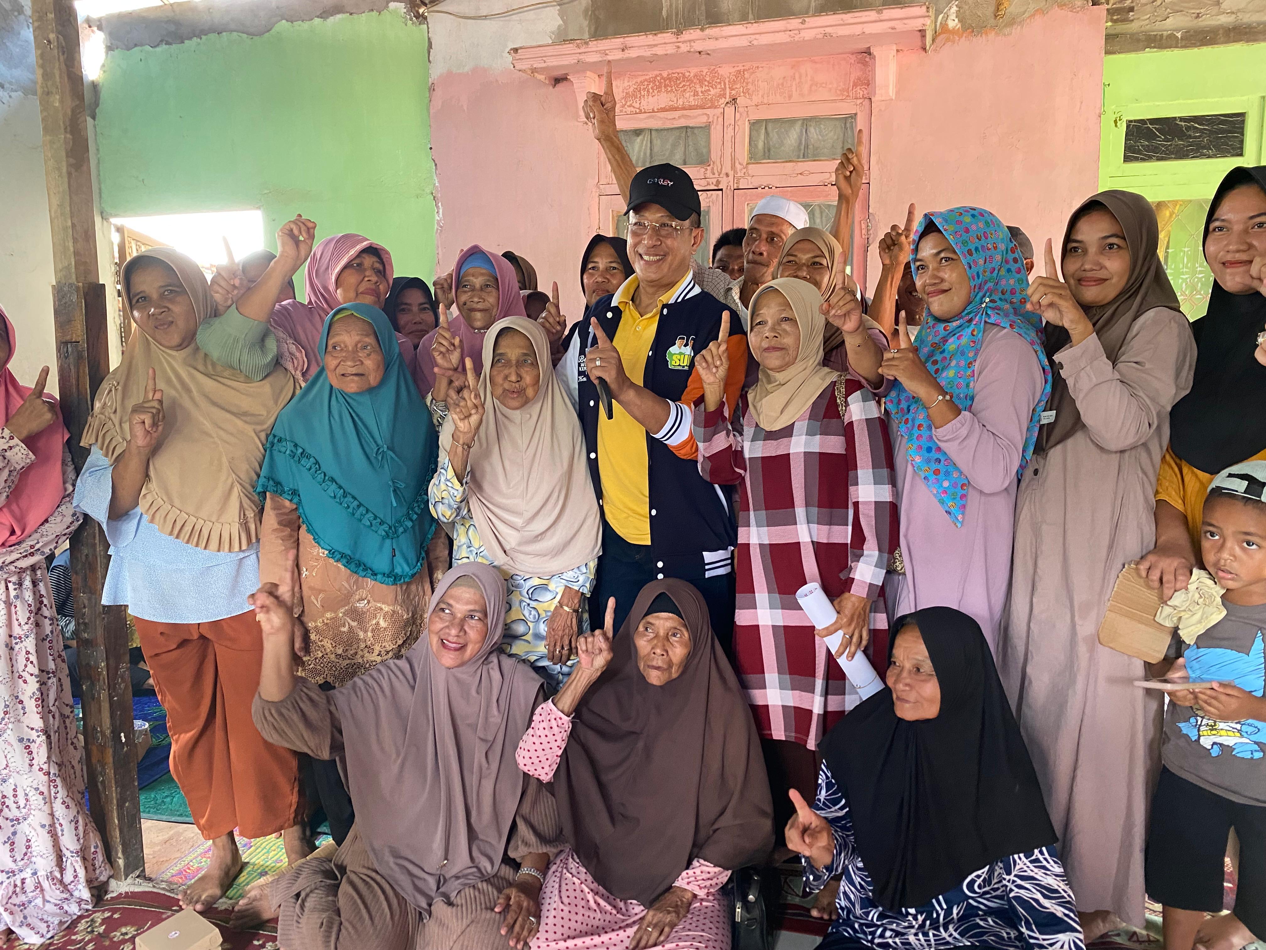 Temui Warga Desa Pemangkat, Bang Didi Komitmen Akan Lanjutkan Program Bedah Rumah