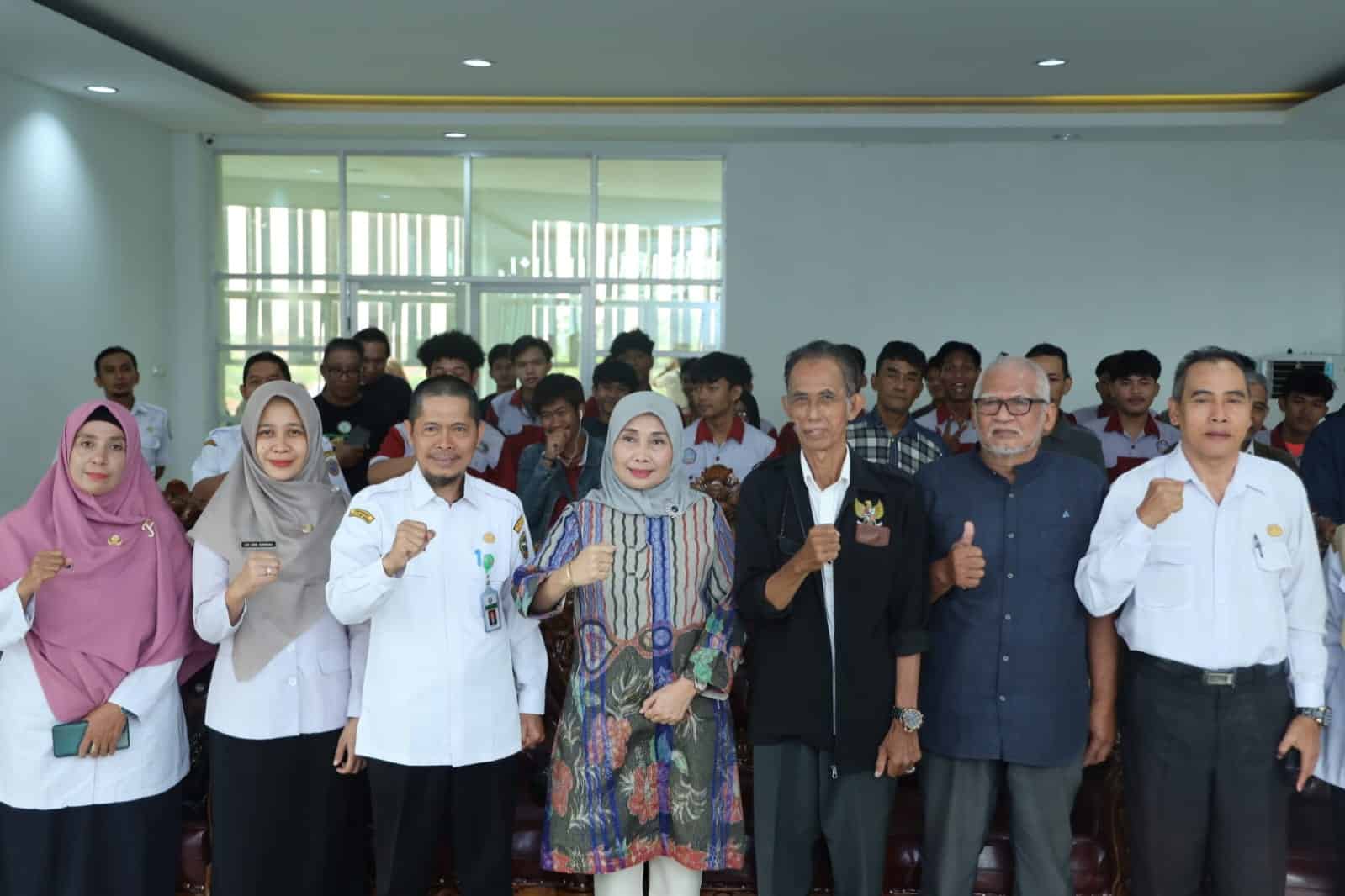 Diskumdag dan Dekranasda Gelar Workshop Pembuatan Miniatur Ikon Pontianak