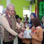 { \Illuminate\Support\Str::words($kategorix->post_title, 30, '') }}