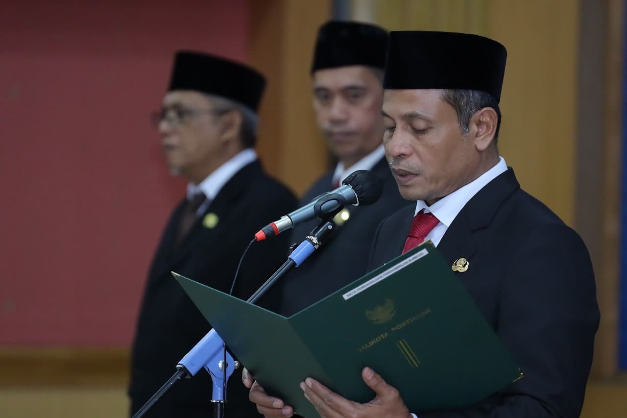 Edi Suryanto Lantik 20 Pejabat Eselon Tiga dan Empat Pemkot Pontianak